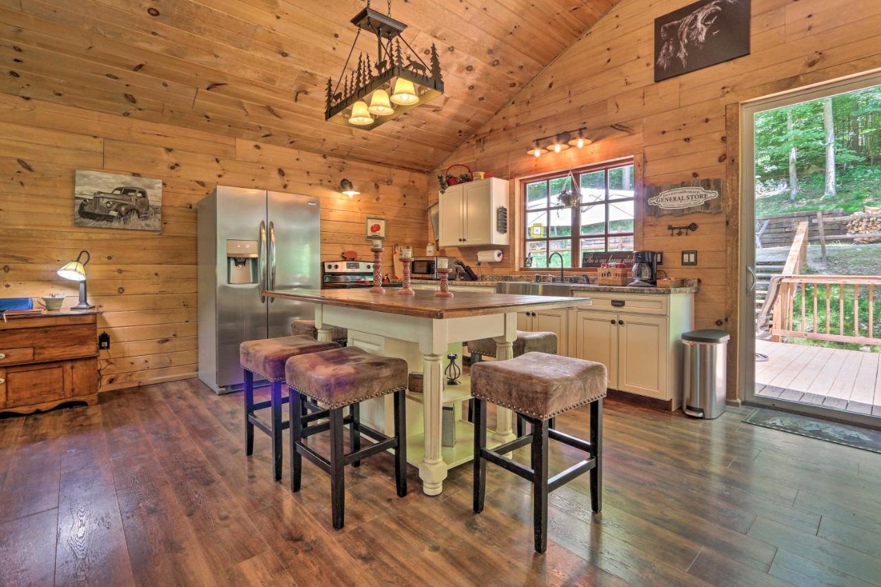Butler Cabin On 19 Acres With Hot Tub And Fire Pit! Exterior foto